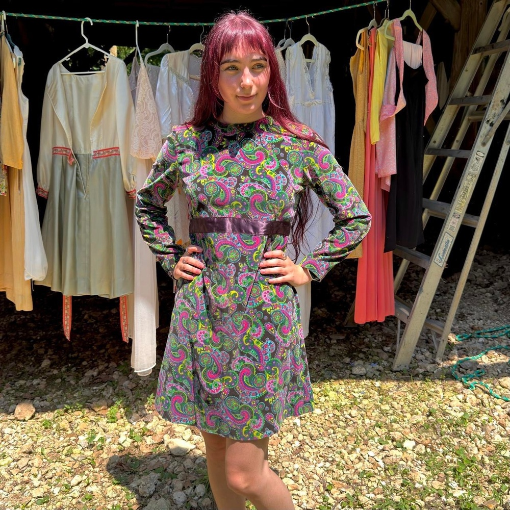 60s mod long sleeve purple & green paisley velvet mini dress w/ satin band